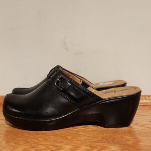 Women's Black Leather Clogs